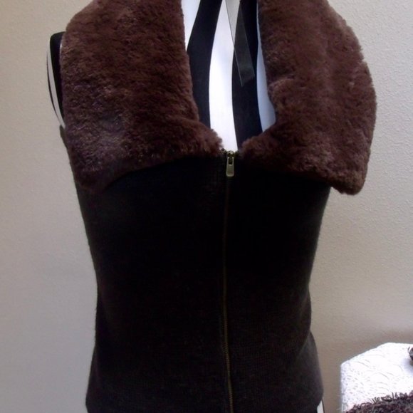GAP GRAY KNIT W/SOFT BROWN FAUX FUR COLLAR SLEEVELESS SWEATER VEST Sz S Small - Picture 8 of 12